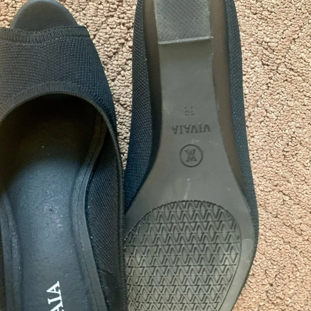 VIVAIA SHOES WEDGE OPEN TOE SIZE 7 1/2 BLACK